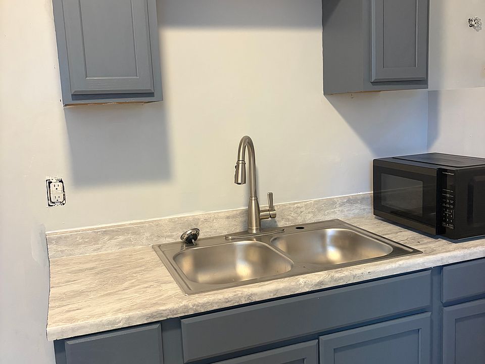 1st image of 113 Robinson St #1B