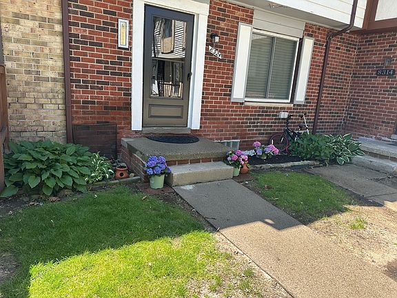 2nd image of 8324 Hickory Dr