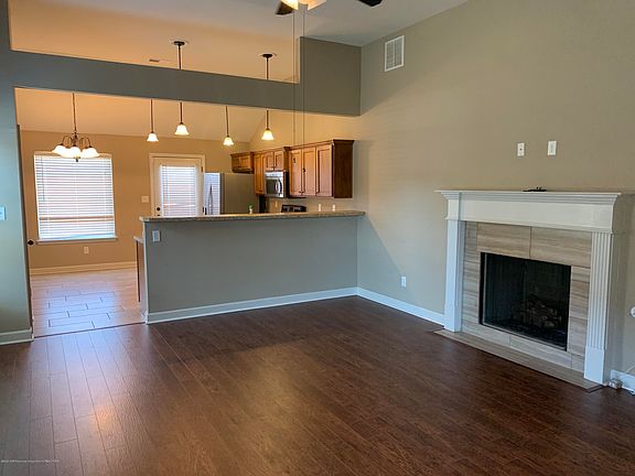2nd image of 1218 Chestnut Dr