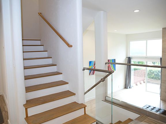 3rd image of 5229 Balboa Blvd Unit 14