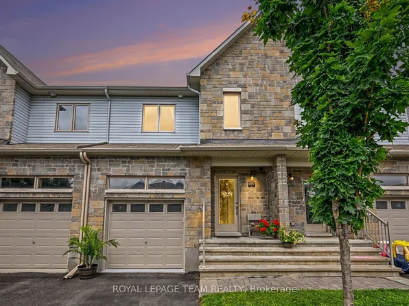 227 King St, Carleton Place, ON K7C 0G9