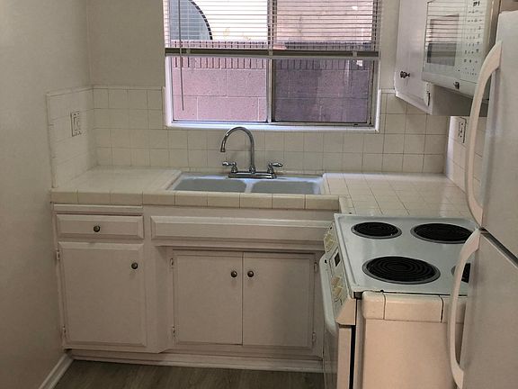 3rd image of 47 Bay Shore Ave APT 5