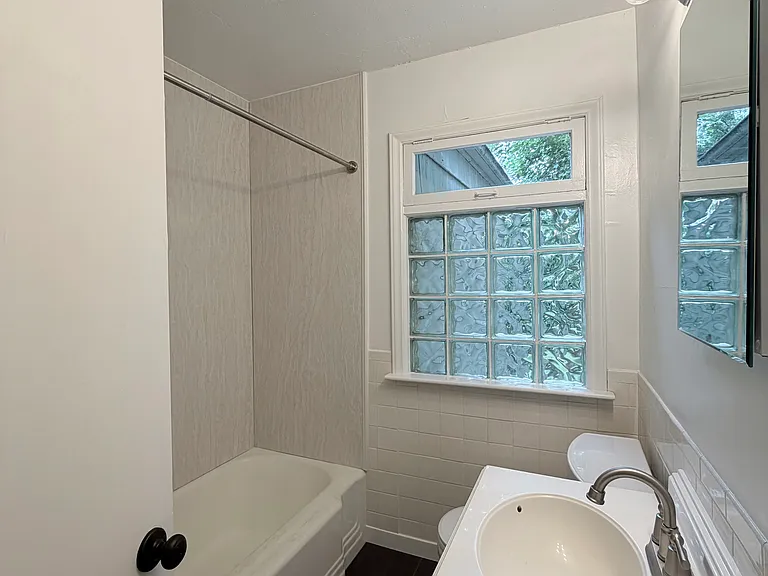 617 W 88th St — Photo 9