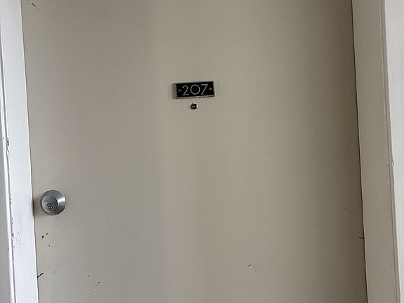 3rd image of 10633 112th St NW #207