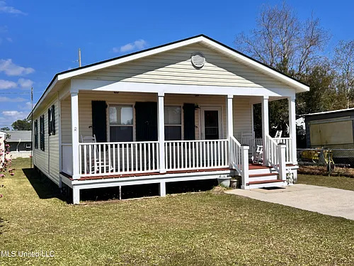 605 Victoria St Photo 1