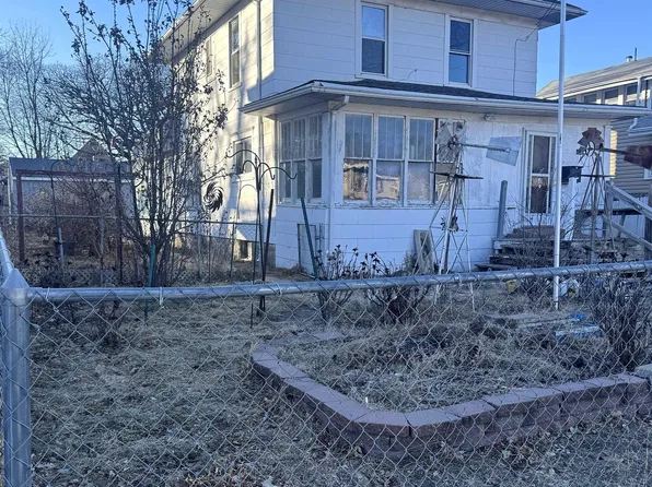 812 N Pennsylvania Ave, Mason City, IA 50401