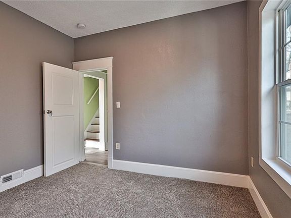 4th image of 222 N 19th St
