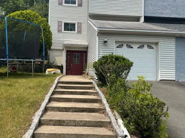 27 Albacon Road, Nanuet, NY 10954