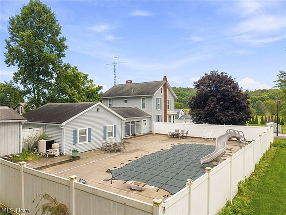 3rd image of 3975 Whitacre Ave SE