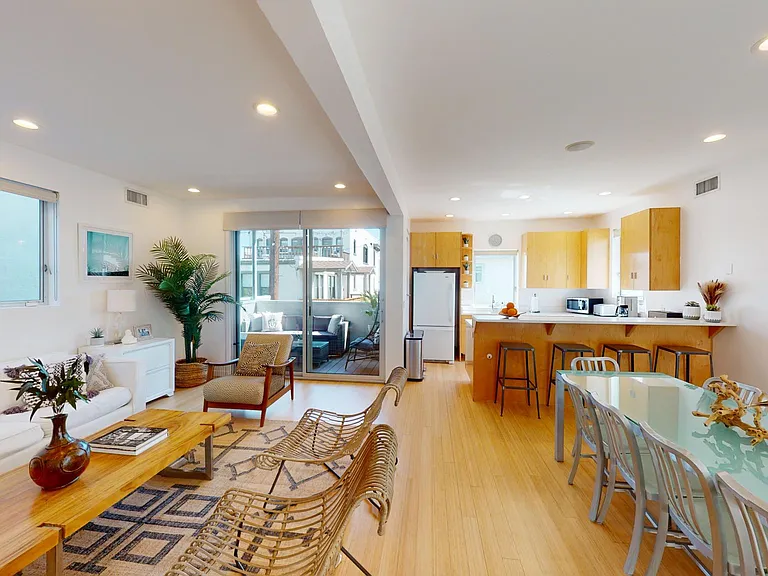 1410 Pacific Ave — Photo 10