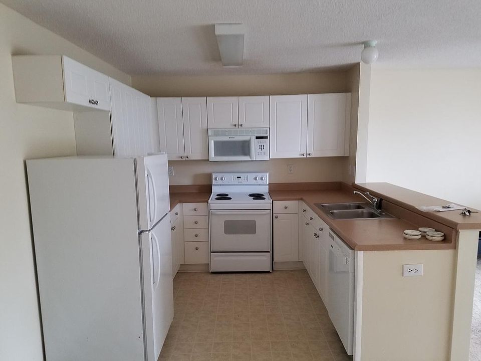 2nd image of 201 Notting Hill Cir