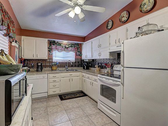 2nd image of 10716 W Peoria Ave