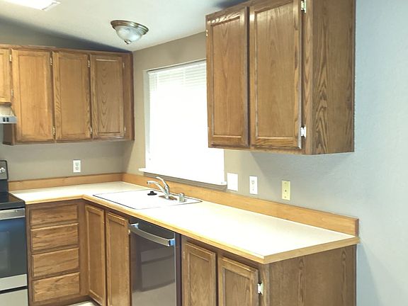 5th image of 18701 Larch Way