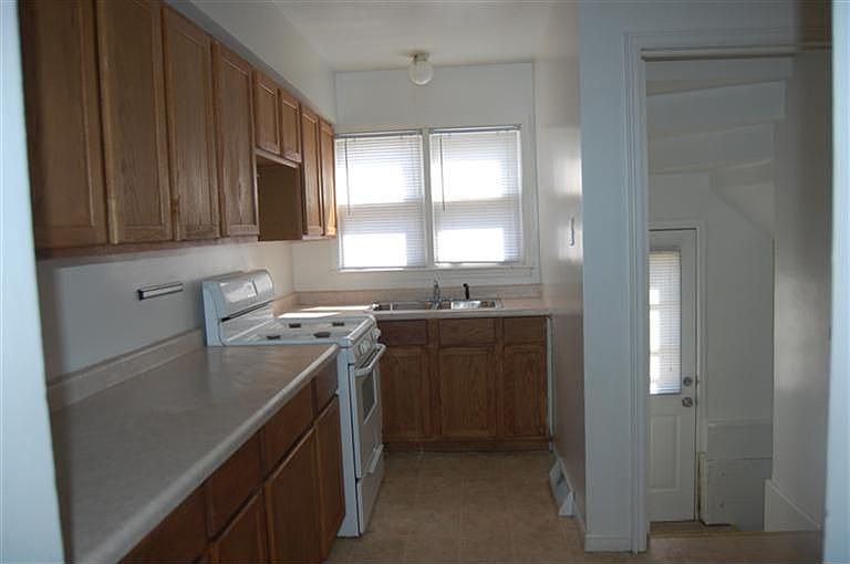 2nd image of 7113 Howard Ave