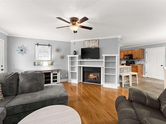 5th image of 104 View St
