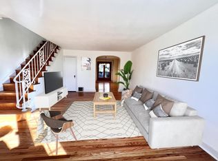 195 Osborn St, Philadelphia, PA 19128