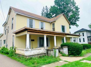 107 N Tucker St, Mentone, IN 46539