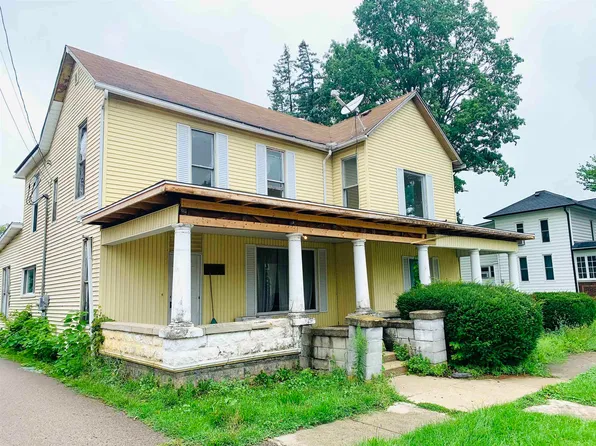 107 N Tucker St, Mentone, IN 46539