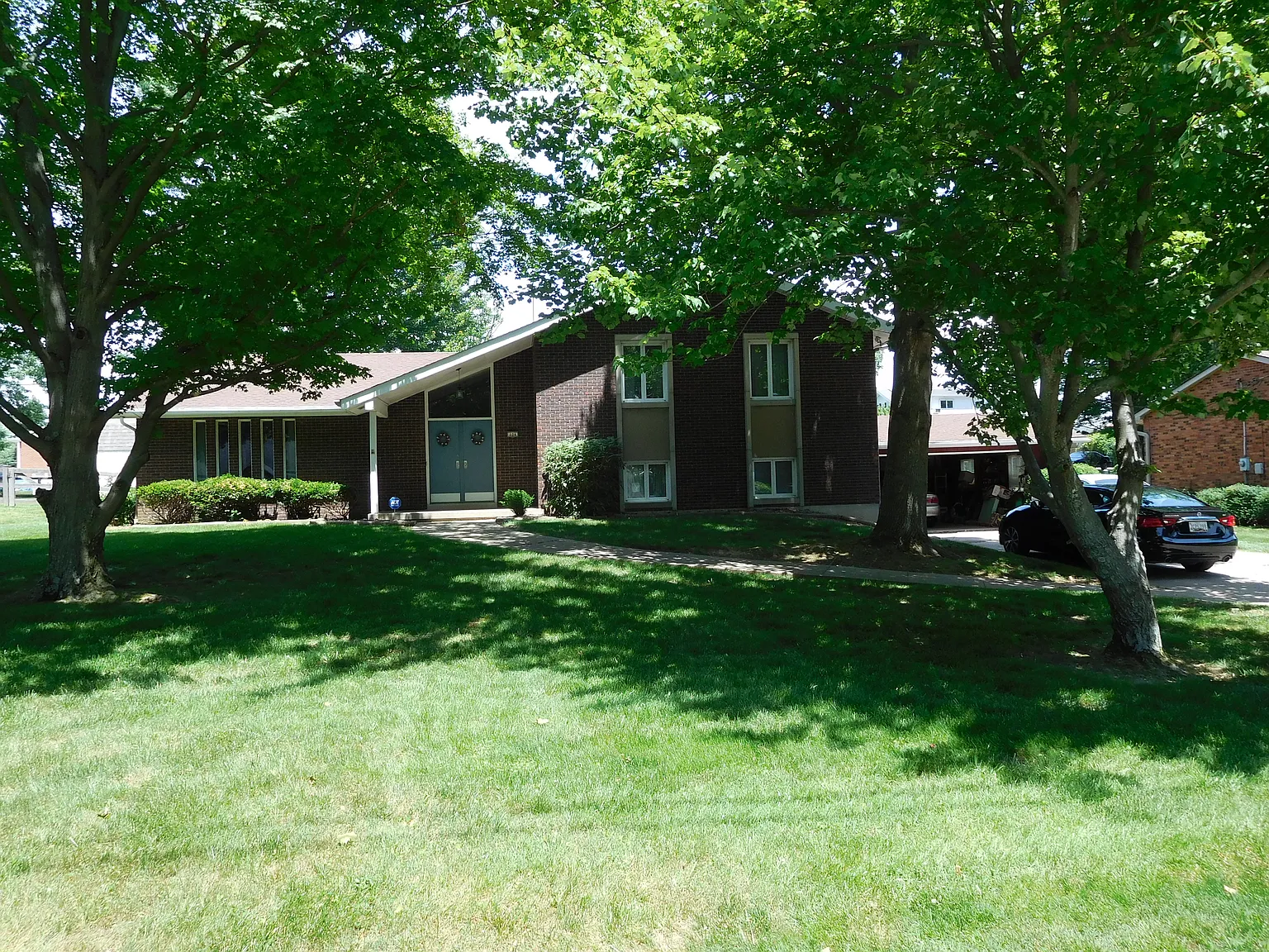104 Beech Dr photo 1