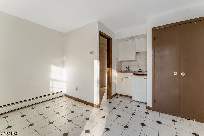 28th image of 50 Drakestown Rd