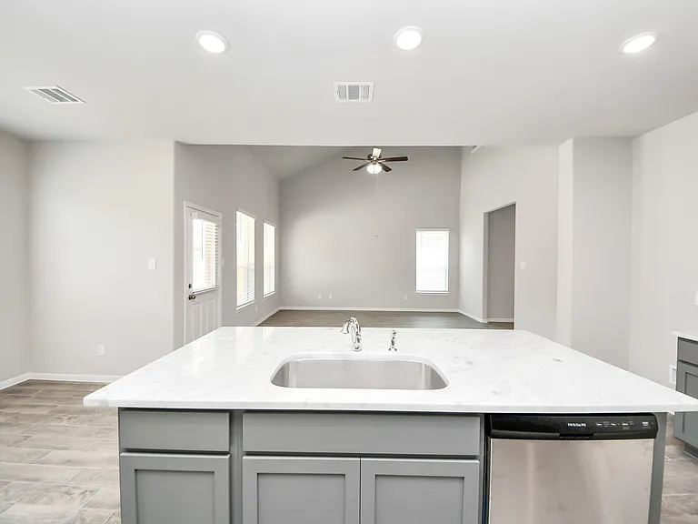22826 Xanthos St — Photo 19