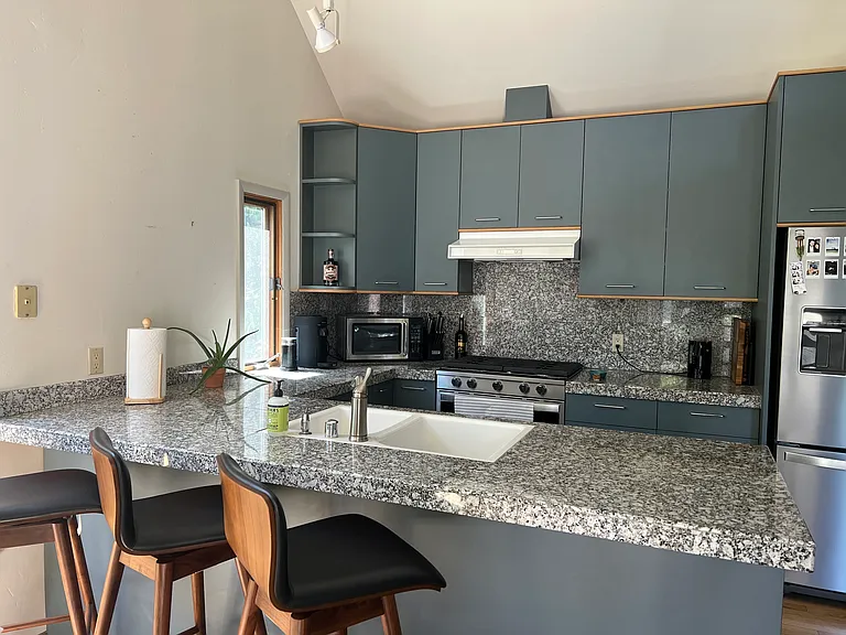5331 Callister Ave #2 — Photo 4