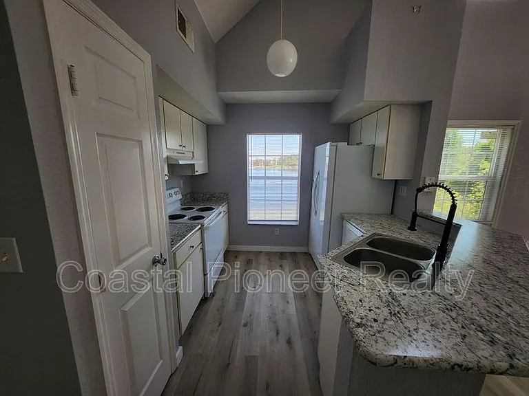 9232 Lake Chase Island Way — Photo 6