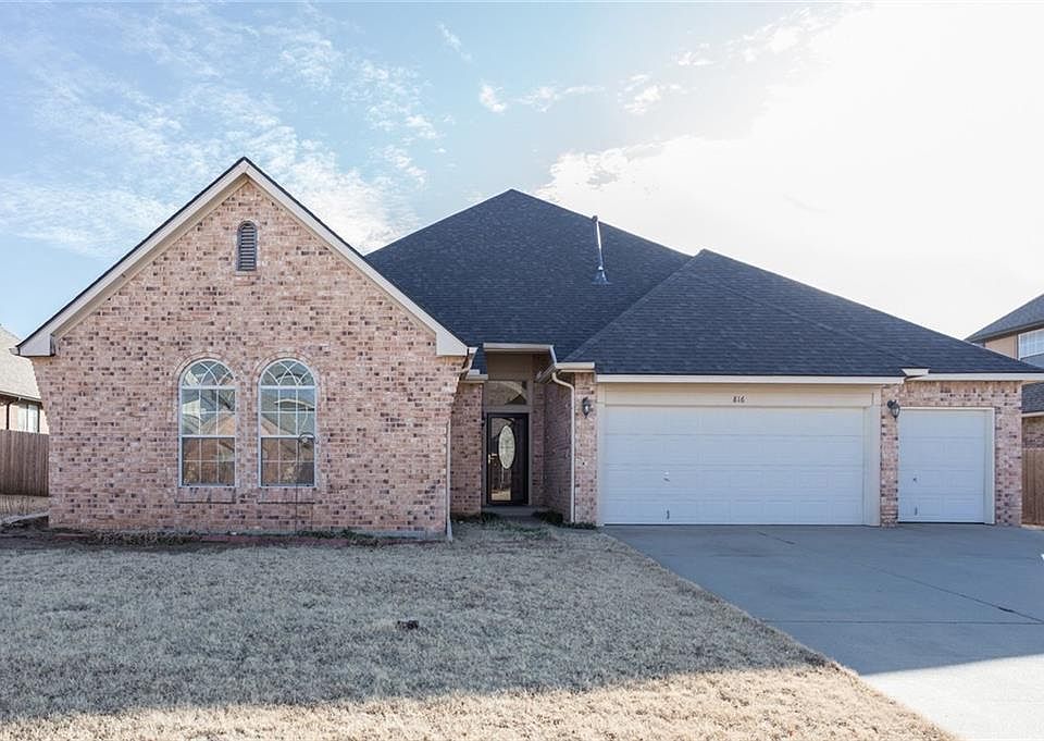 1st image of 816 Justin Dr