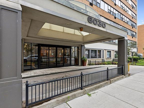 2nd image of 6030 N Sheridan Rd APT 1911