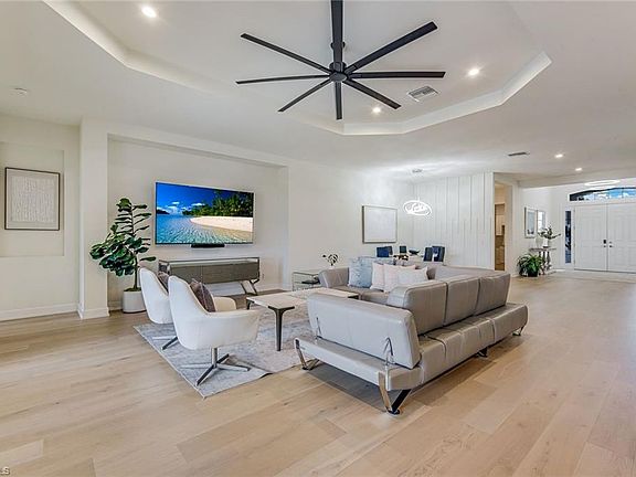 5th image of 11110 Canal Grande DR