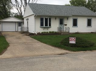 1665 Cherry Hills Dr, Waterloo, IA 50703