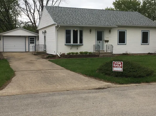 1665 Cherry Hills Dr, Waterloo, IA 50703