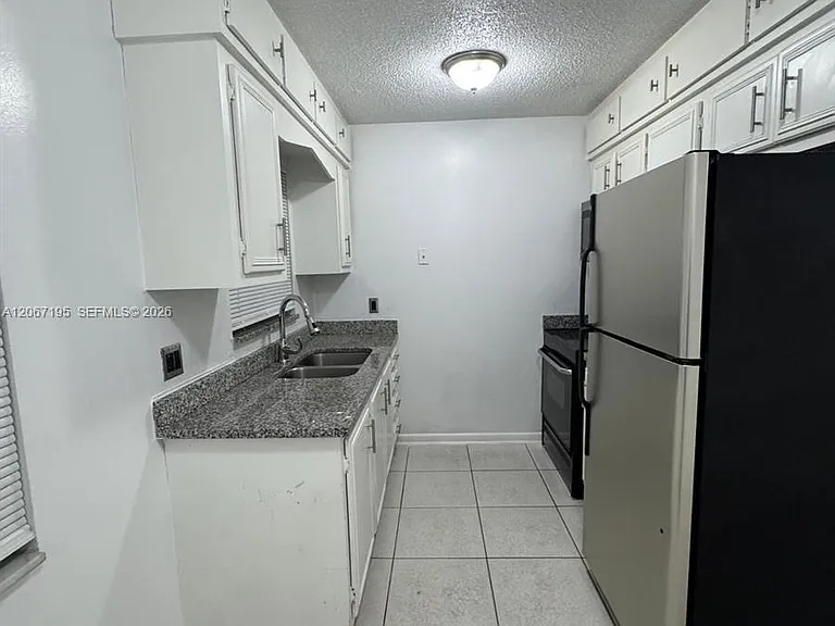 1746 3rd Ave N #2 — Photo 2