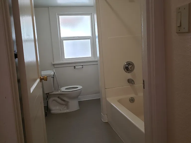 4945 NE Grand Ave #3 — Photo 12