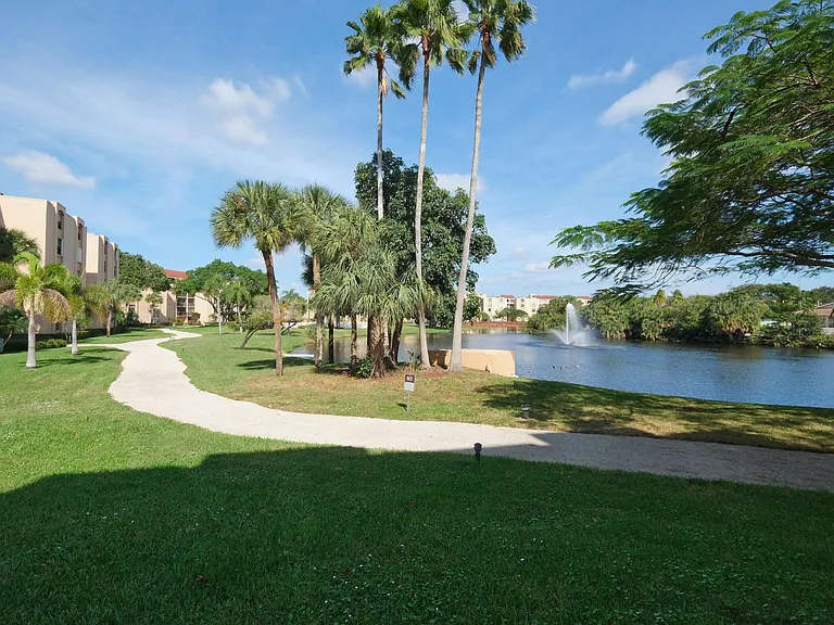 2455 Lindell Blvd #3203 — Photo 28