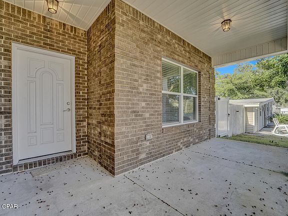 5th image of 204 N El Centro Blvd