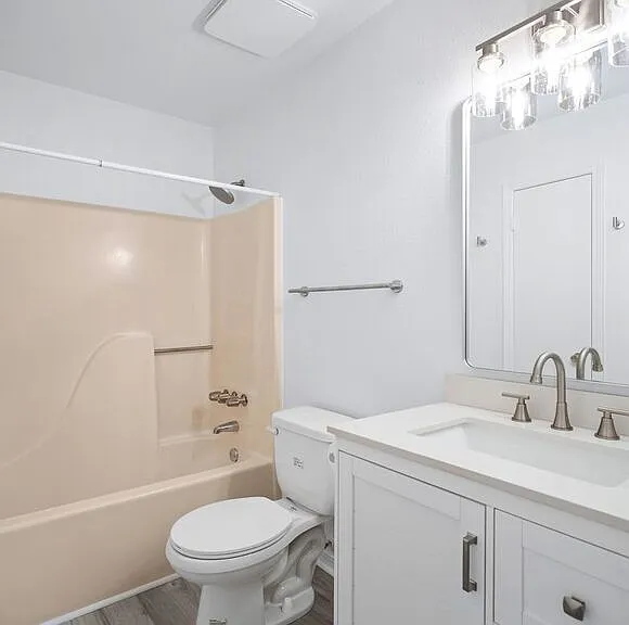 10677 Silver Creek Dr — Photo 11