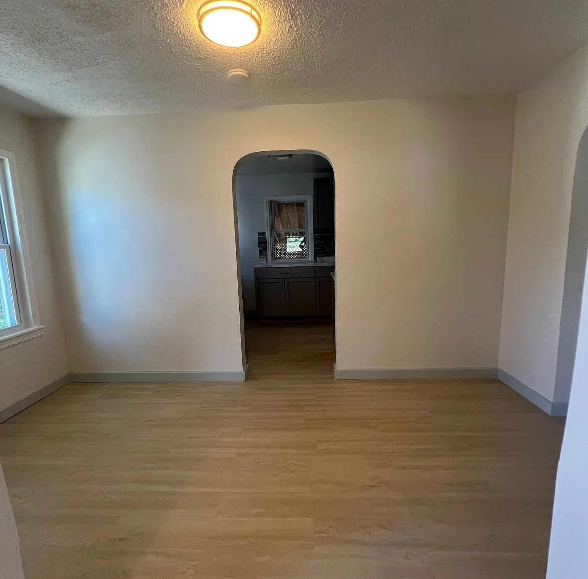 2 bed, 1036 sqft, $1,500 — Photo 4