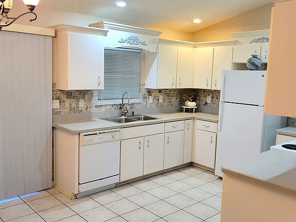 3rd image of 11 Rainbow Ln #A