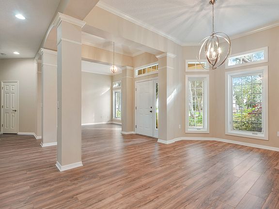 Absolutely Stunning Entrance
