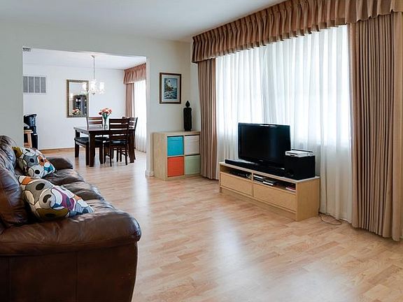 3rd image of 416 Patricia Ave
