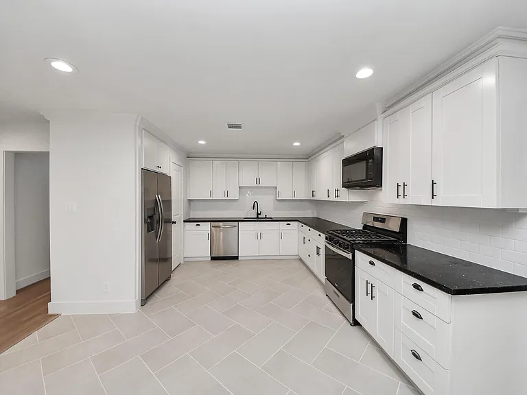 9261 Autauga St — Photo 6