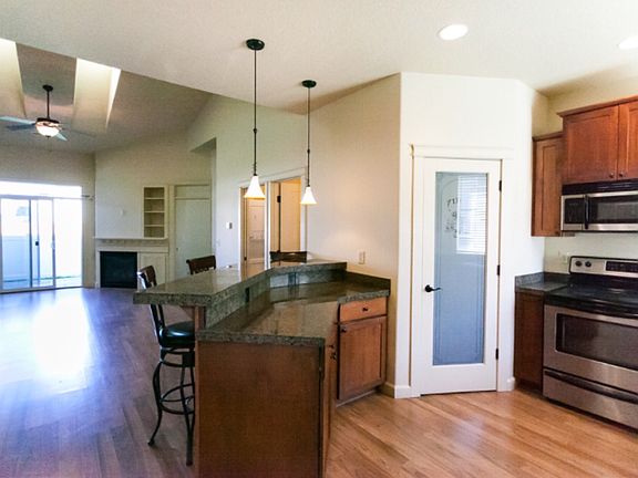 5th image of 5219 NE 74th Ct