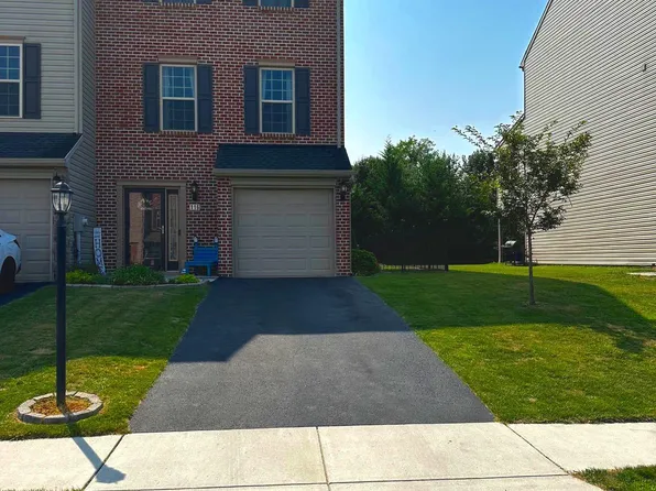 116 Katelyn Dr, New Oxford, PA 17350