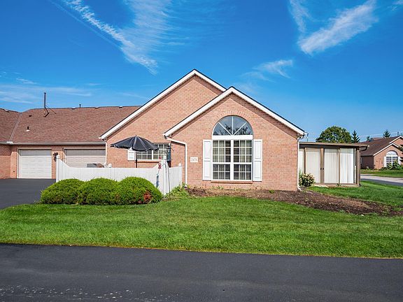 2nd image of 2474 Meadow Glen Ln