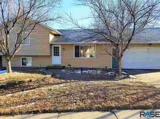 702 N Montgomery Ct, Sioux Falls, SD 57103