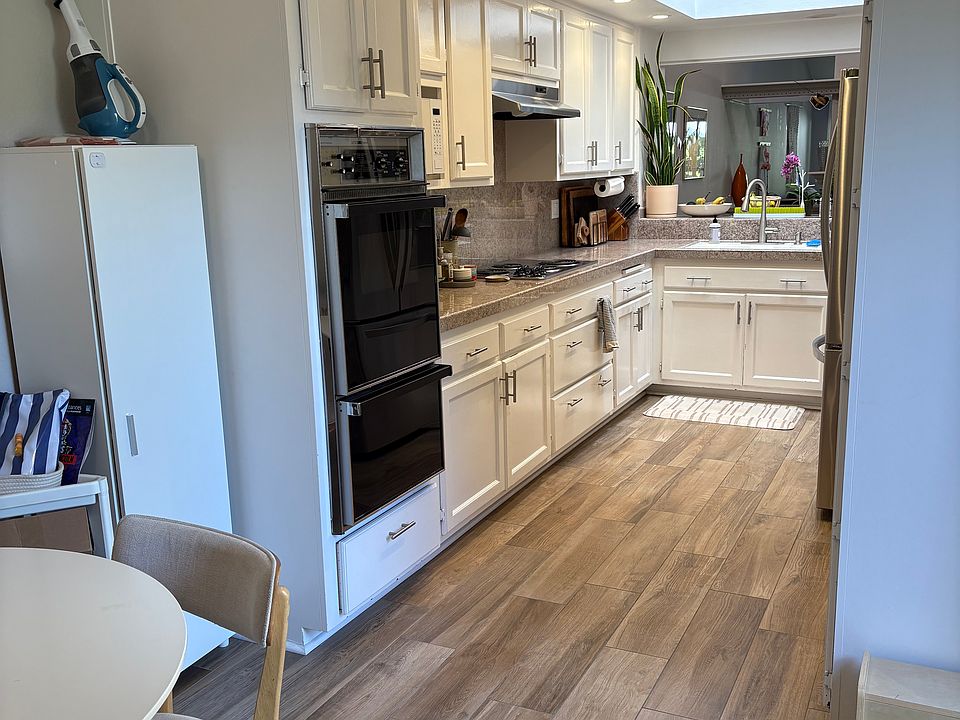 Kitchen & separate eating area