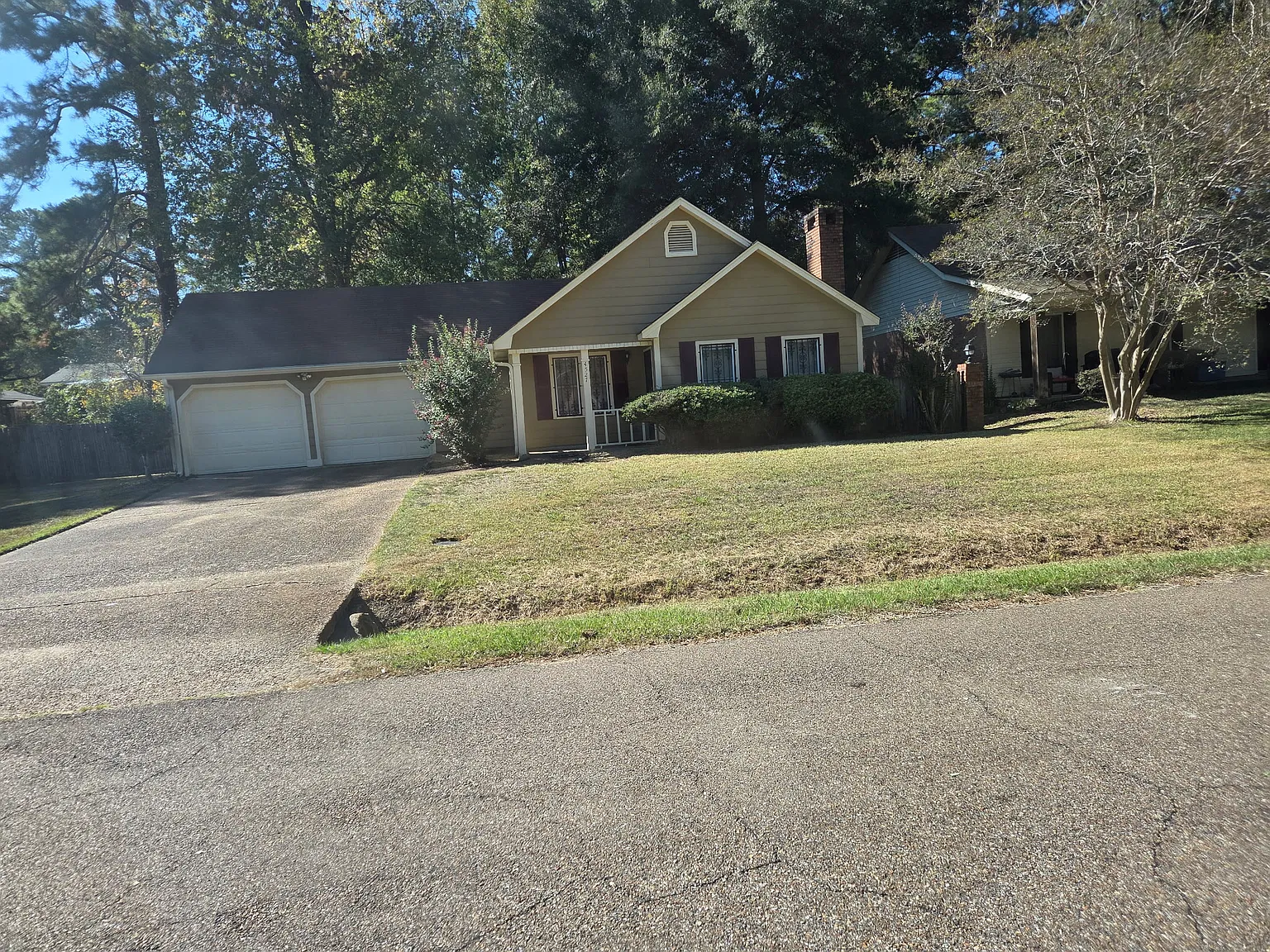 3 bed, 1289 sqft, $1,400 — Photo 1