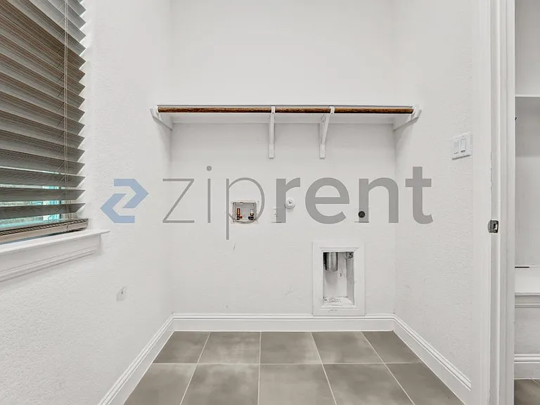 6405 Golden Bough Ln — Photo 18