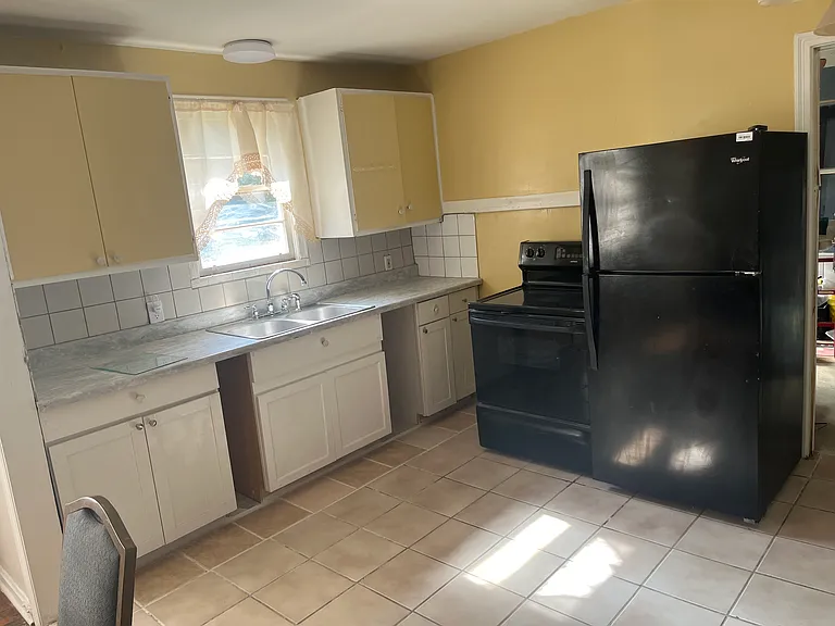 364 Smith St — Photo 12